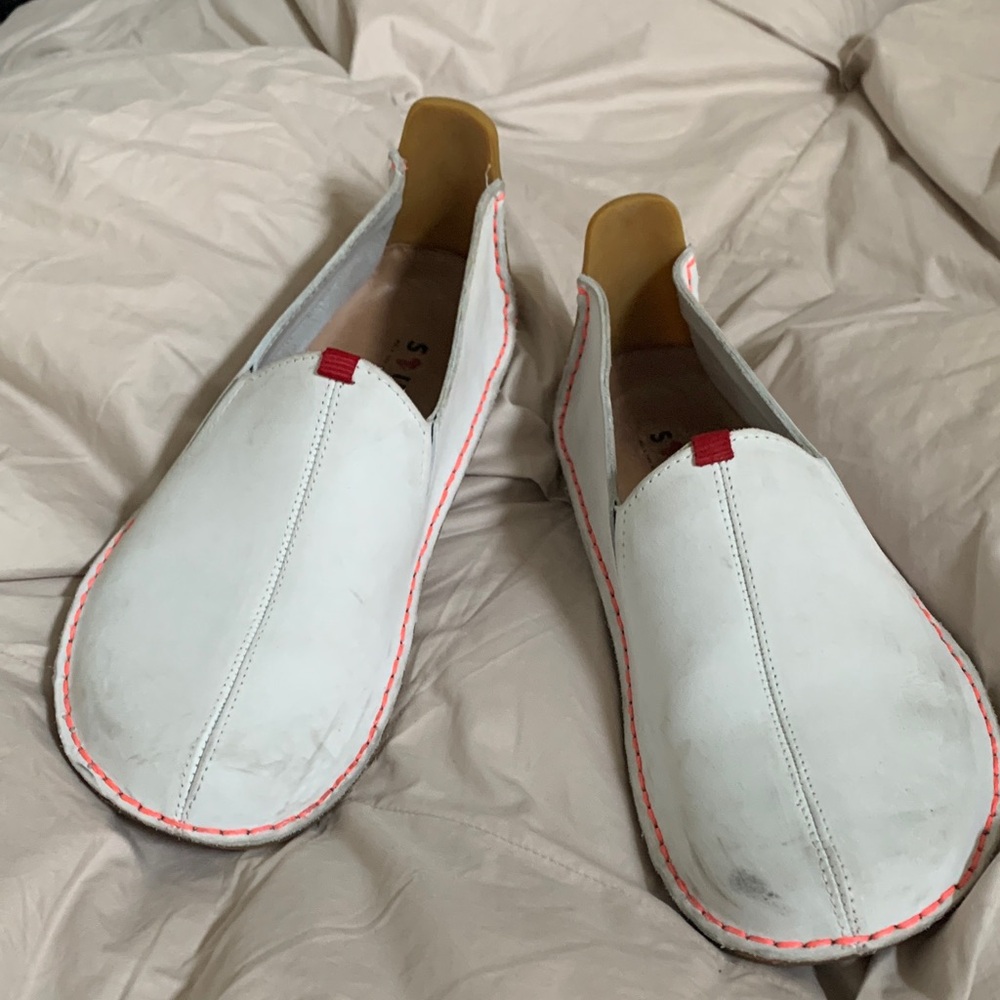 Vivo Barefoot White and Red Slip-On Loafers